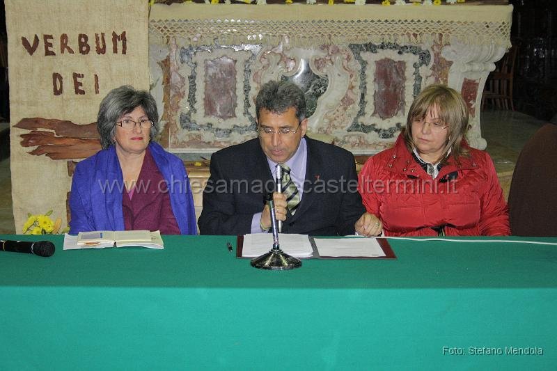Immagine 029.jpg - 10 Gennaio 2010 - Testimonianze dei membri del Consiglio Regionale OFS: «Cristo ispiratore e centro della vita dei Francescani Secolari». (Intervento del Ministro Regionale OF Pietro Calogero La Monica)